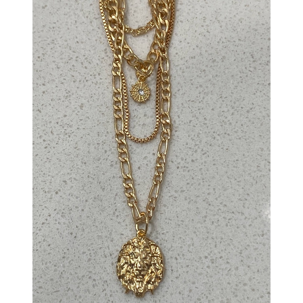 🦁Host Pick🦁Lion and gem medallion layered necklace. New. - Picture 2 of 6